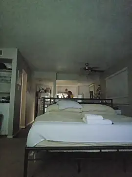 honeeyyy_pot's cam snapshot