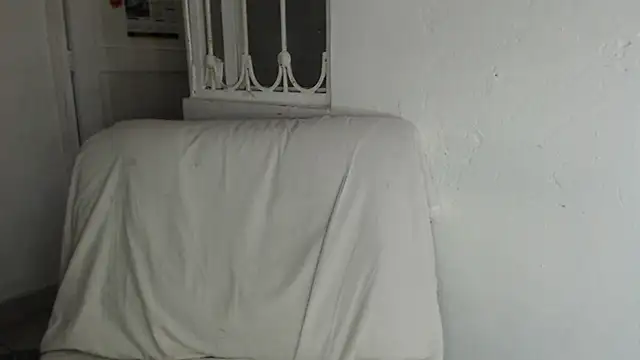 skinny_sweet2411's cam snapshot