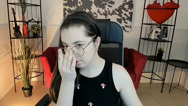 VirtuallVoyant live sex cam