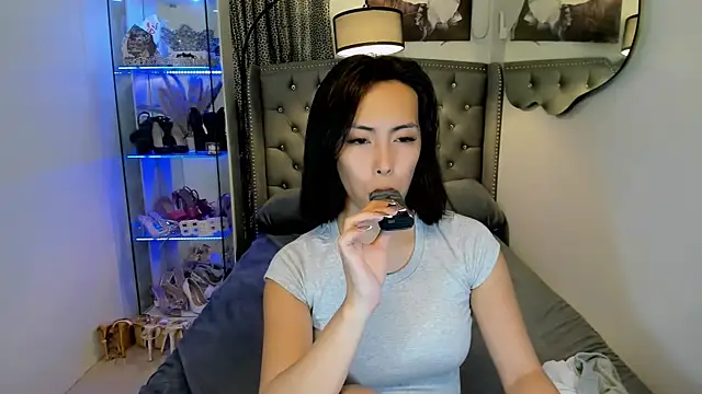 reighnempress live sex cam