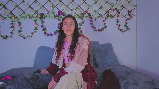 Lolarosesxs's cam snapshot