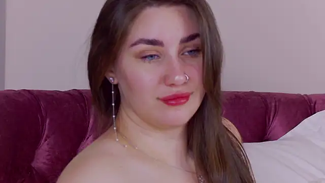 KiraBarlows live sex cam