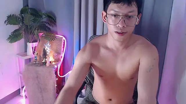 pinkcock_froi2305's cam snapshot