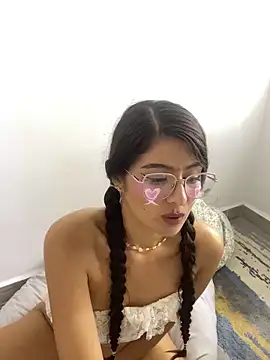 Aamelia's cam snapshot