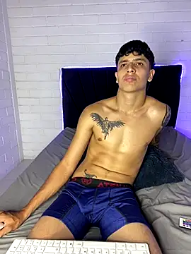 Liam_Brookss's cam snapshot