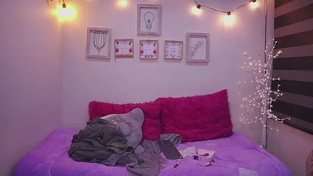 _chloe_moons_'s cam snapshot