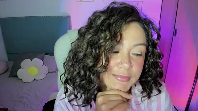 bigbooty-30's cam snapshot