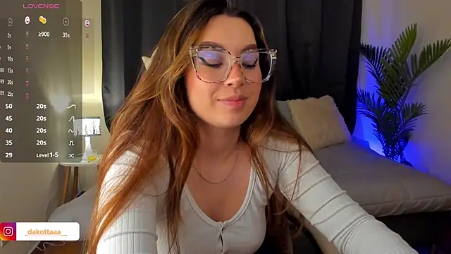 dakottaa_'s cam snapshot
