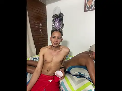 Mike_and_Rayan live sex cam