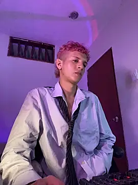 tylernova's cam snapshot