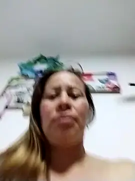 LaraCaliente's cam snapshot