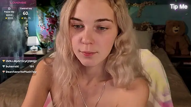 Aurora_Bennet's cam snapshot