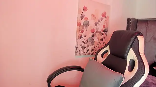 Alaia_Carter's cam snapshot