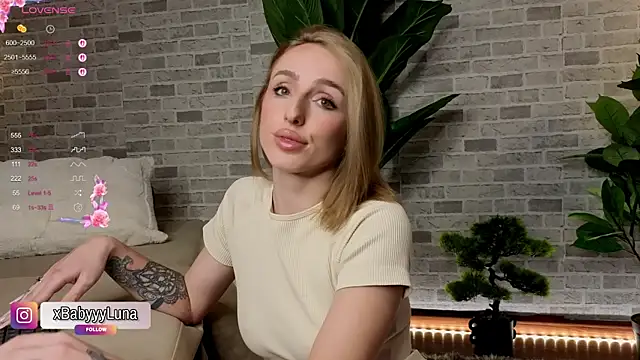 BabyyyLunaX's cam snapshot