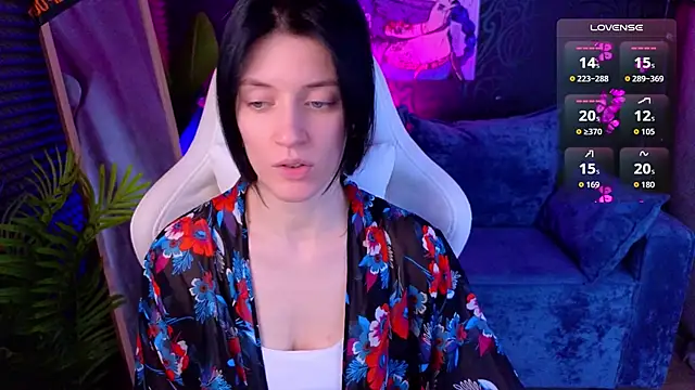 roxy_riot_'s cam snapshot