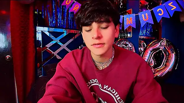 Luke_Howland's cam snapshot