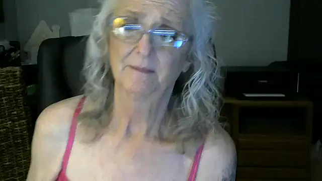 JoleneDelacroix live sex cam