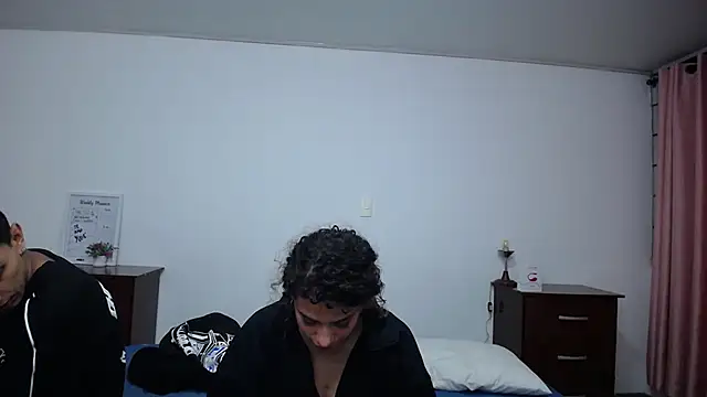 Sarabubbie live sex cam