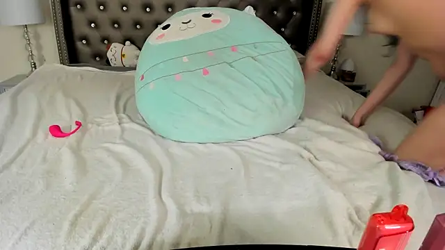 NadiaLyla's cam snapshot