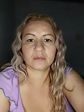 Karoline_milf_hot's cam snapshot