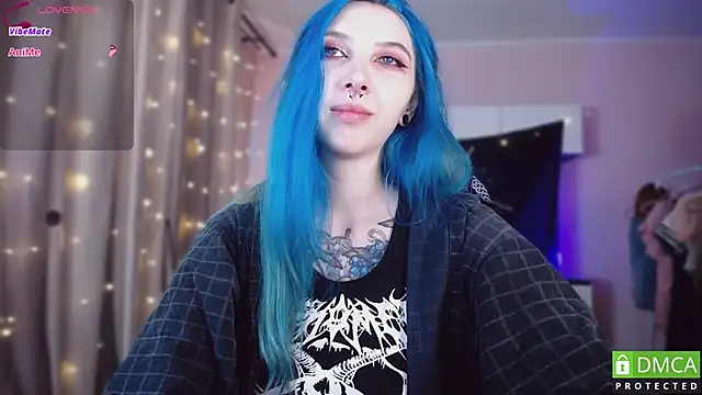 JustMeowGirl's cam snapshot