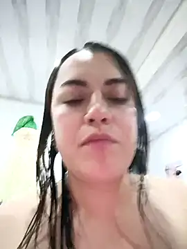 Lesly_10-'s cam snapshot