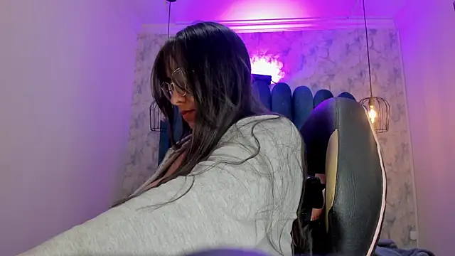 nalalye_cruzz_'s cam snapshot