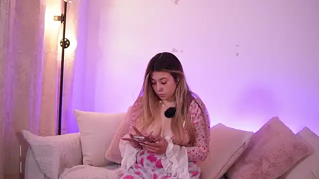 lilith_gray9's cam snapshot