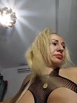 Bornforporn_ live sex cam