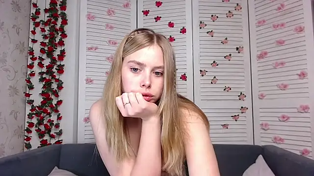 sofiaa_here's cam snapshot