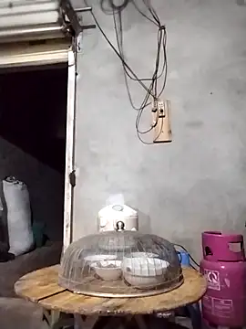 emini-xx's cam snapshot