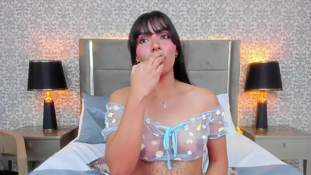 KoralBlum's cam snapshot