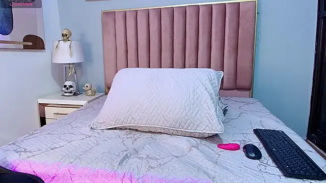 ScarlettWild_'s cam snapshot