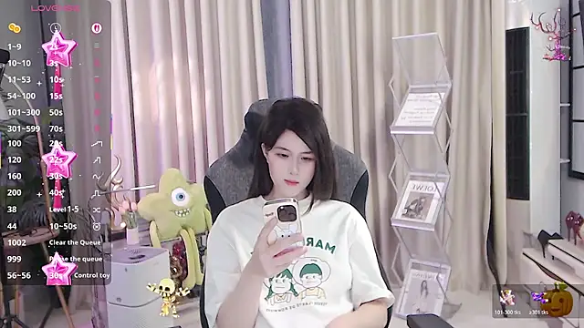 Cn-Judycutie live sex cam