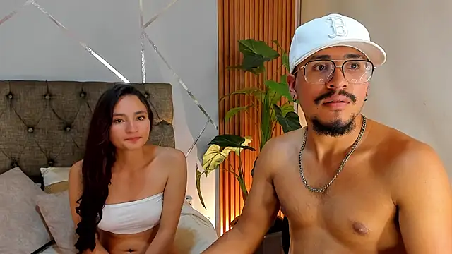 Noa_N_Luxy live sex cam