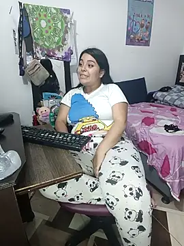 yournaughtyandsexyprinces's cam snapshot