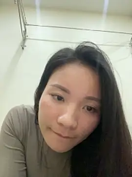 Bee_Yellow00's cam snapshot