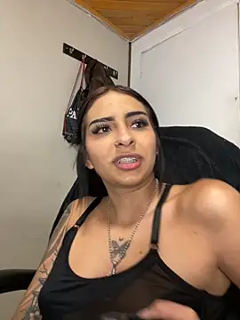 Hilary_pinkk's cam snapshot