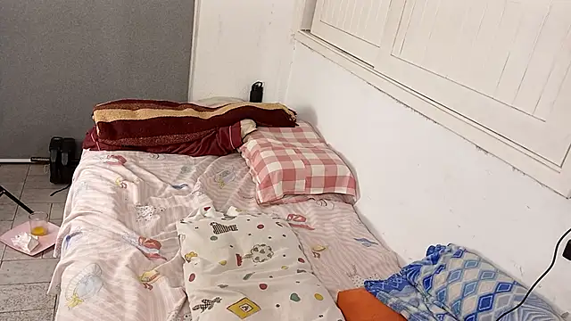 LupitaLove2002 live sex cam