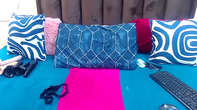 AfricanQueenxx40's cam snapshot