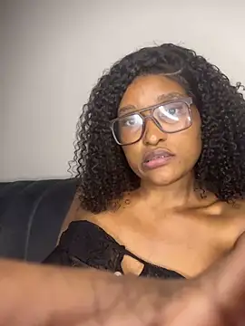 Bustygoddess32 live sex cam