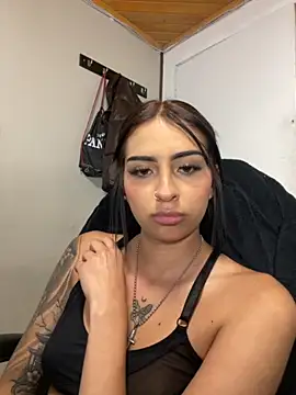 Hilary_pinkk's cam snapshot