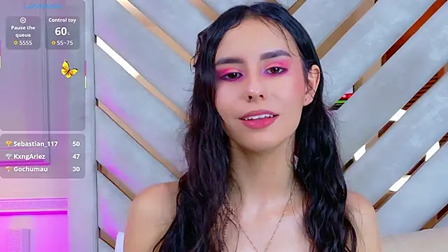 Sarah-Grace's cam snapshot