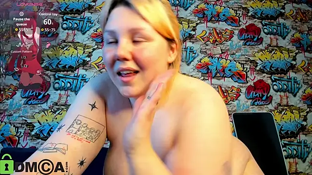 Ruth_Oliver's cam snapshot