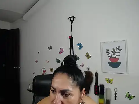 mature_bigboobs10's cam snapshot