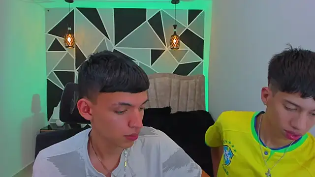 Juan_Nd_Steven's cam snapshot