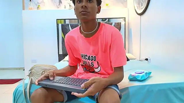 LONDON_BOYS1's cam snapshot