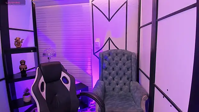 NahomiRichards_'s cam snapshot