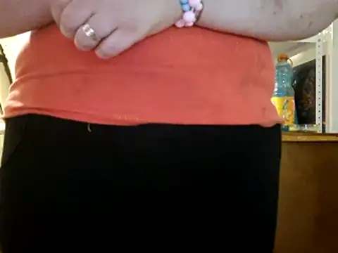 Samantha_Squirt@xh live sex cam