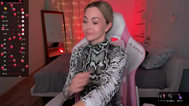 AdeleRoberts's cam snapshot